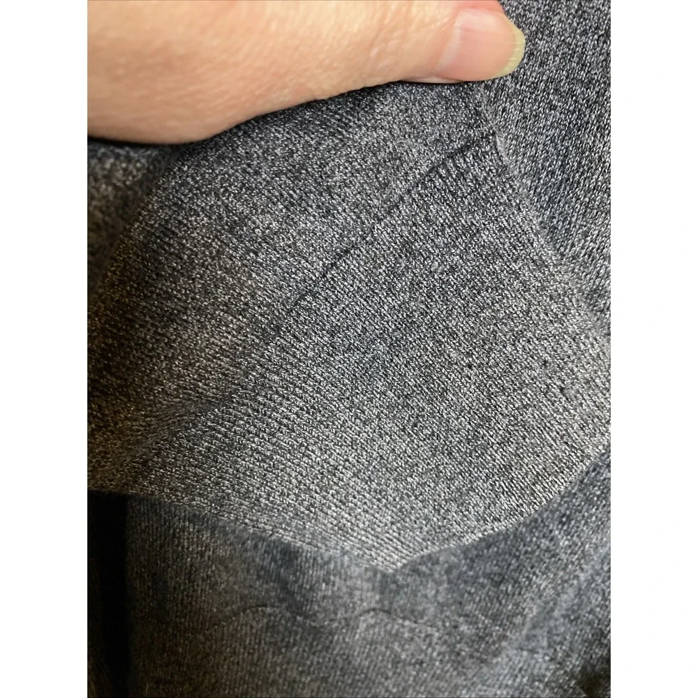 BANANA REPUBLIC Luxury Blend Men's‎ XL Gray Silk/Cashmere Blend V-Neck Sweater